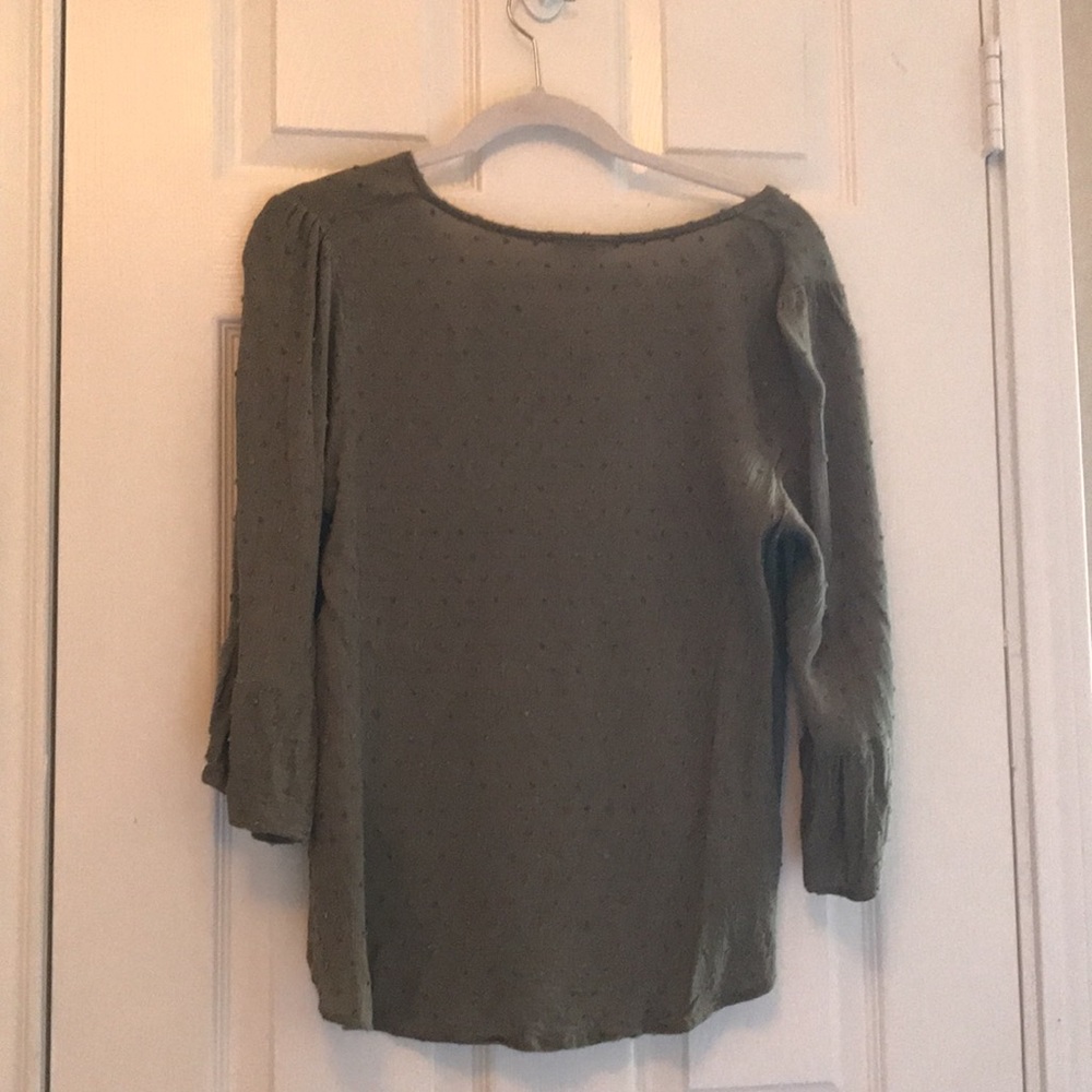 green blouse - Picture 4 of 5